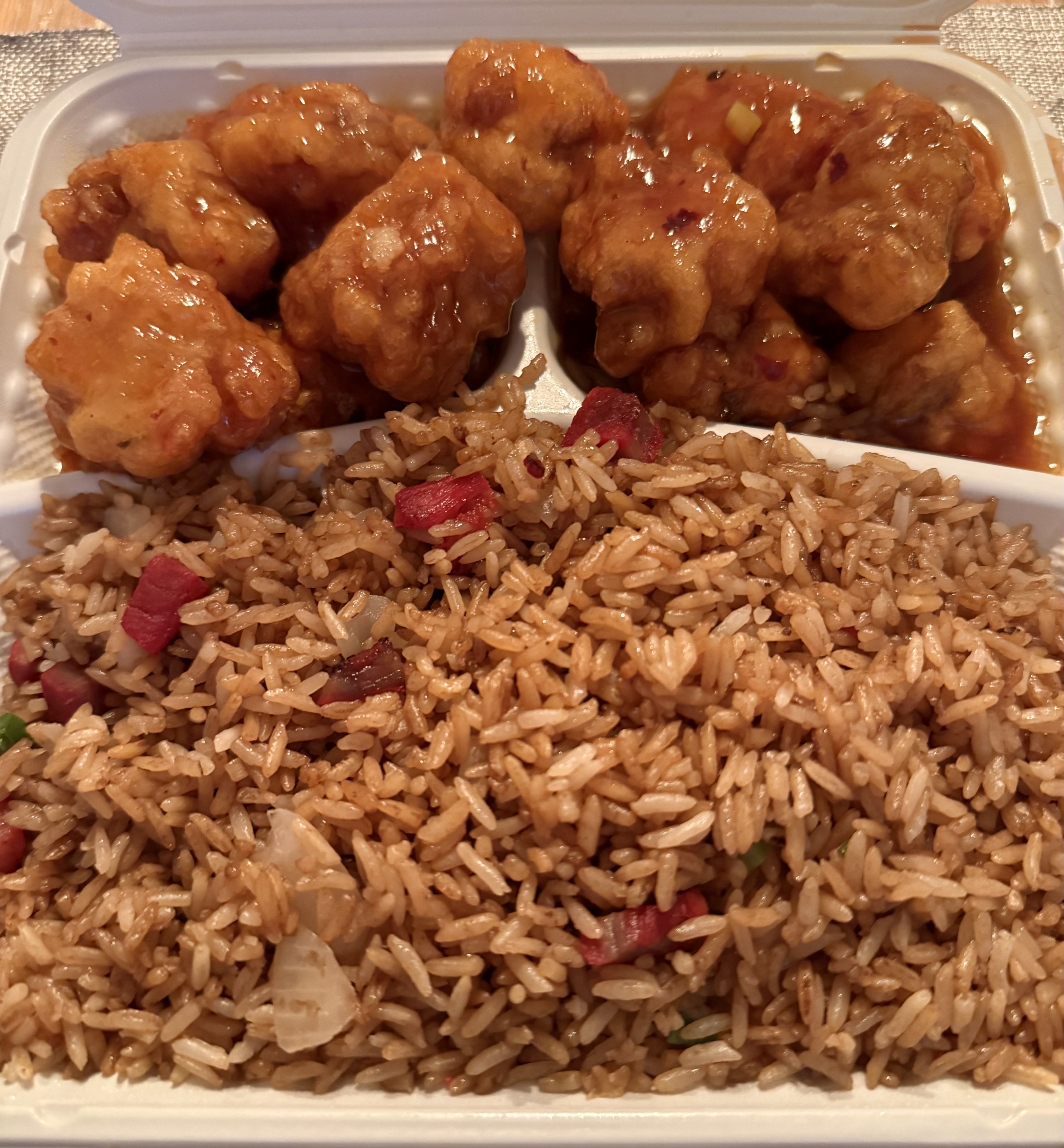 General Tso’s Chicken at Hunan Wok